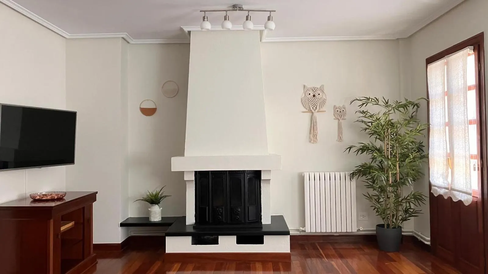 Duplex 122M2, 4 Dormitorios, 2 Banos Completos, Wifi 1Gb Mundaka Apartment