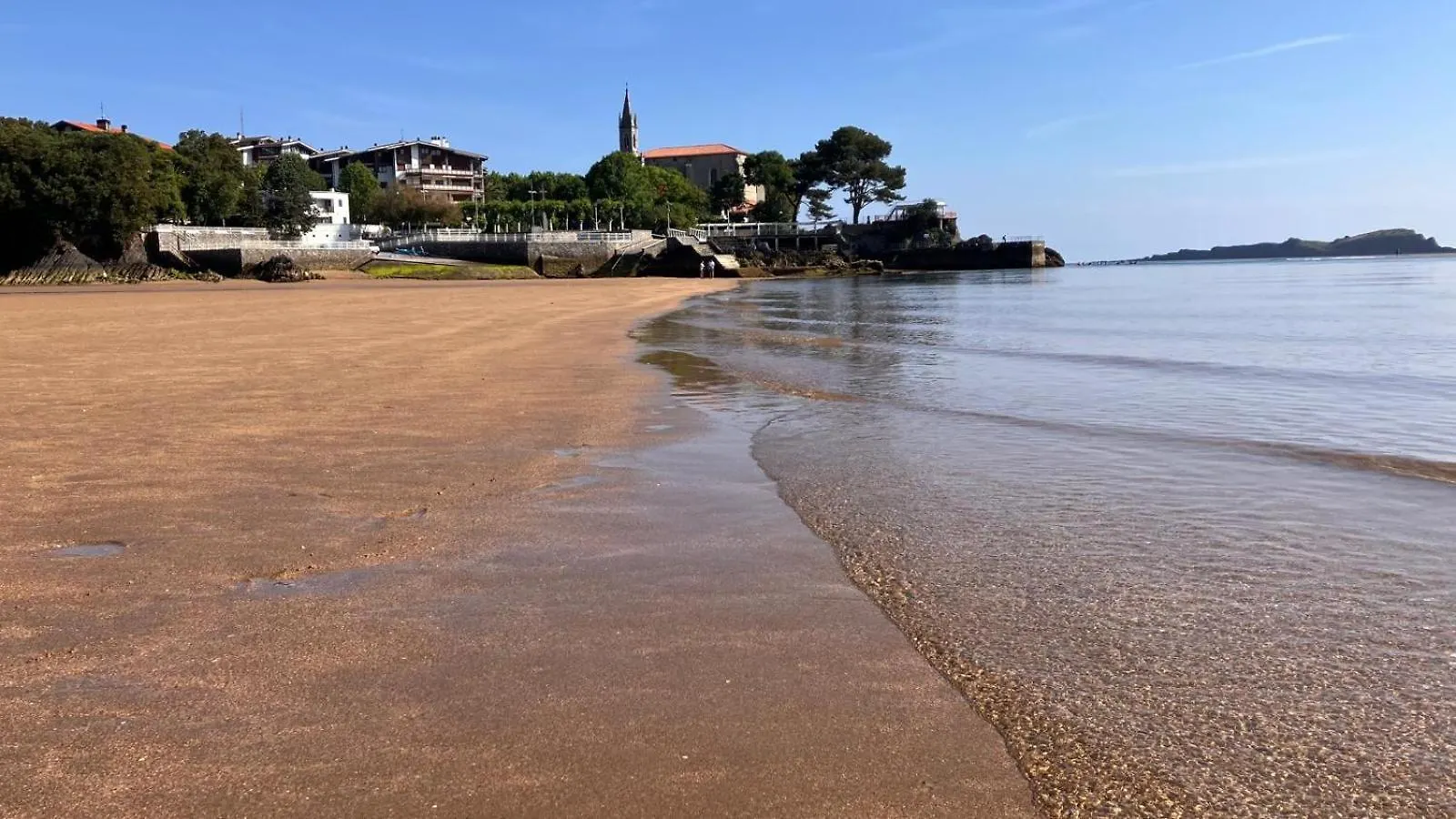 Duplex 122M2, 4 Dormitorios, 2 Banos Completos, Wifi 1Gb Mundaka Apartment